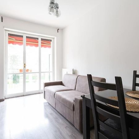 Large Apartment Close To Metro Milán Exterior foto