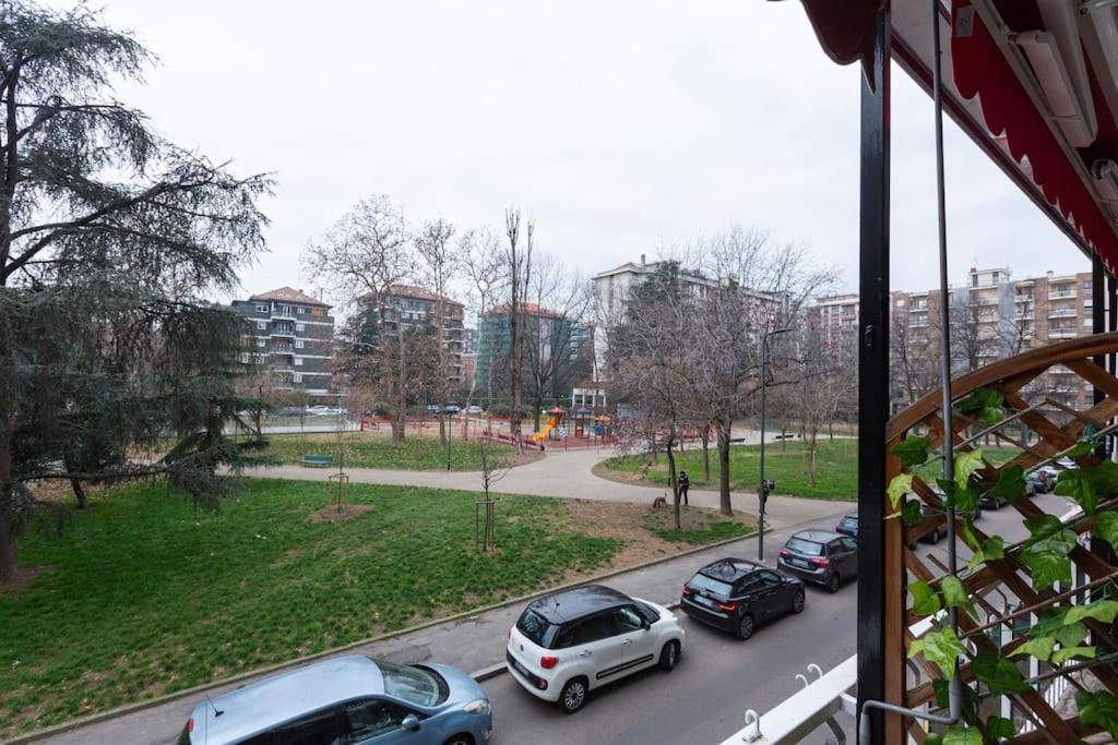 Large Apartment Close To Metro Milán Exterior foto