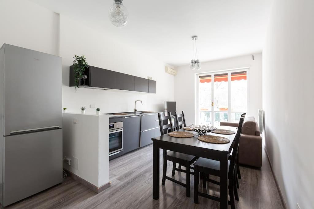 Large Apartment Close To Metro Milán Exterior foto